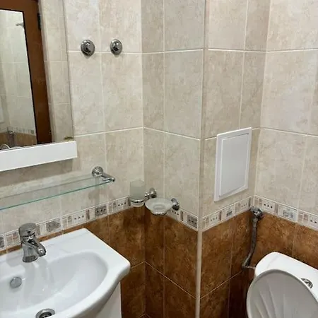 Апартаменты Cozy One-bedroom In Old Town 2 *